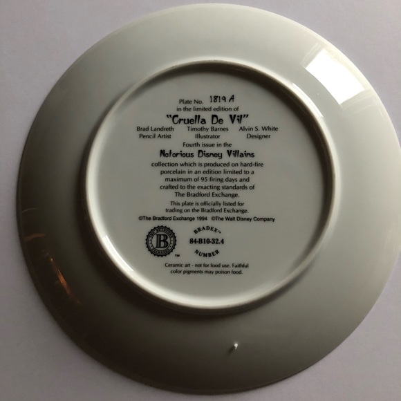 4 plate Notorious Disney Villains collection - Picture 2 of 12